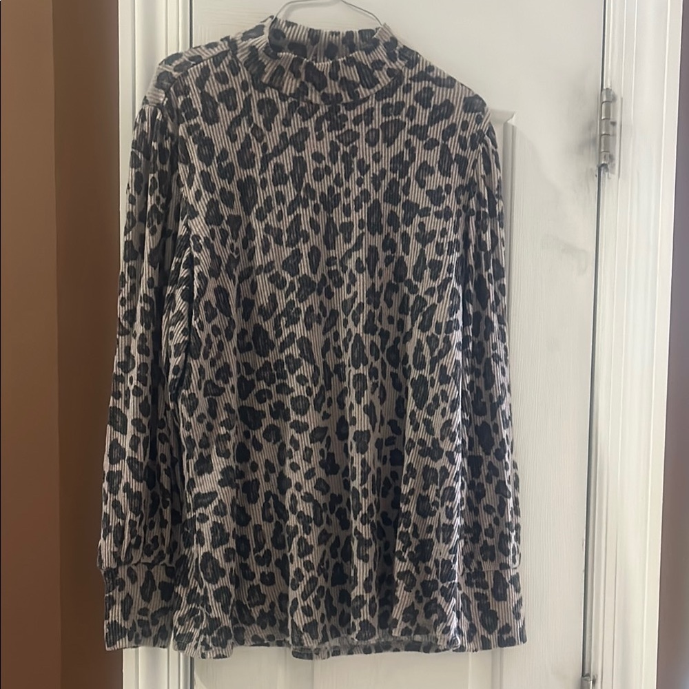 Leopard Print Long Sleeve Top